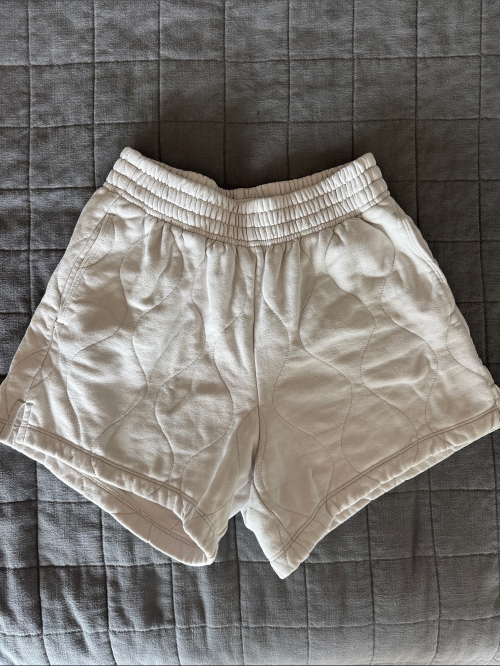 Abercrombie Women’s Quilted Cream Lounge Shorts